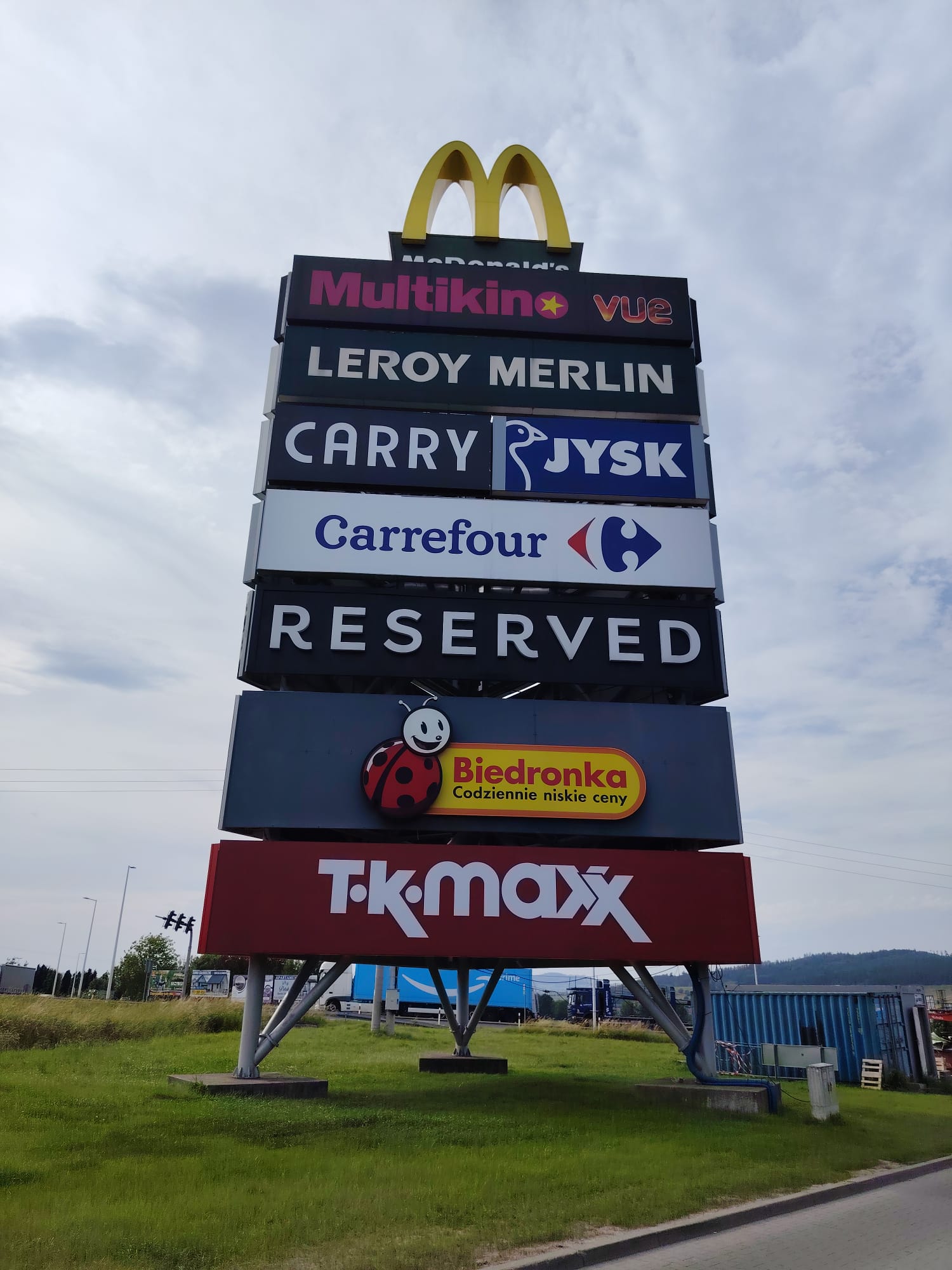 Pylony reklamowe i witacze
